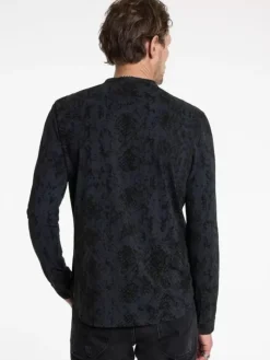 Shirts><noscript><img width=