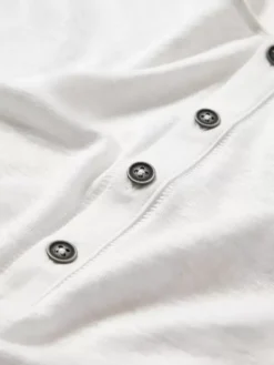 Henleys><noscript><img width=