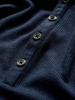 Henleys><noscript><img width=