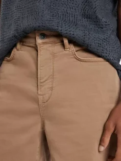 Jeans & Pants><noscript><img width=