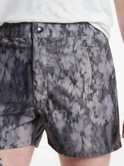 Jeans & Pants><noscript><img width=