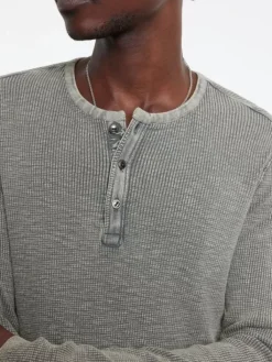 Henleys><noscript><img width=
