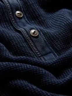 Henleys><noscript><img width=