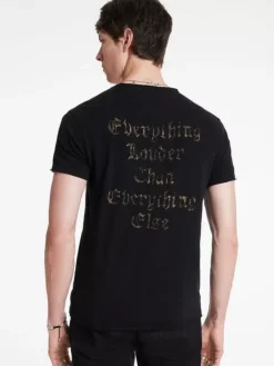 Graphic Tees><noscript><img width=