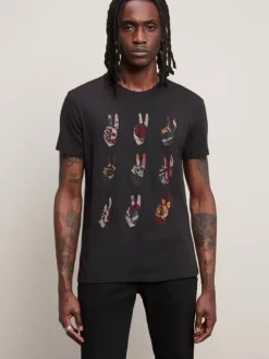 Graphic Tees><noscript><img width=