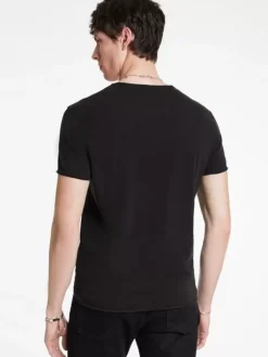 Graphic Tees><noscript><img width=