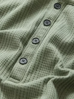 Tops><noscript><img width=