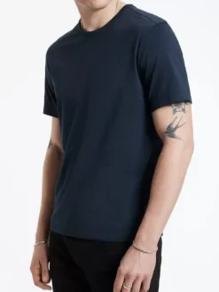 Tops><noscript><img width=