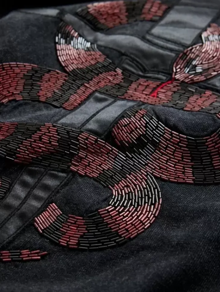 Graphic Tees>John Varvatos SNAKE AND DAGGER TEE BLACK