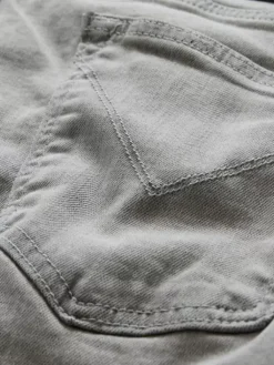 Jeans & Pants><noscript><img width=
